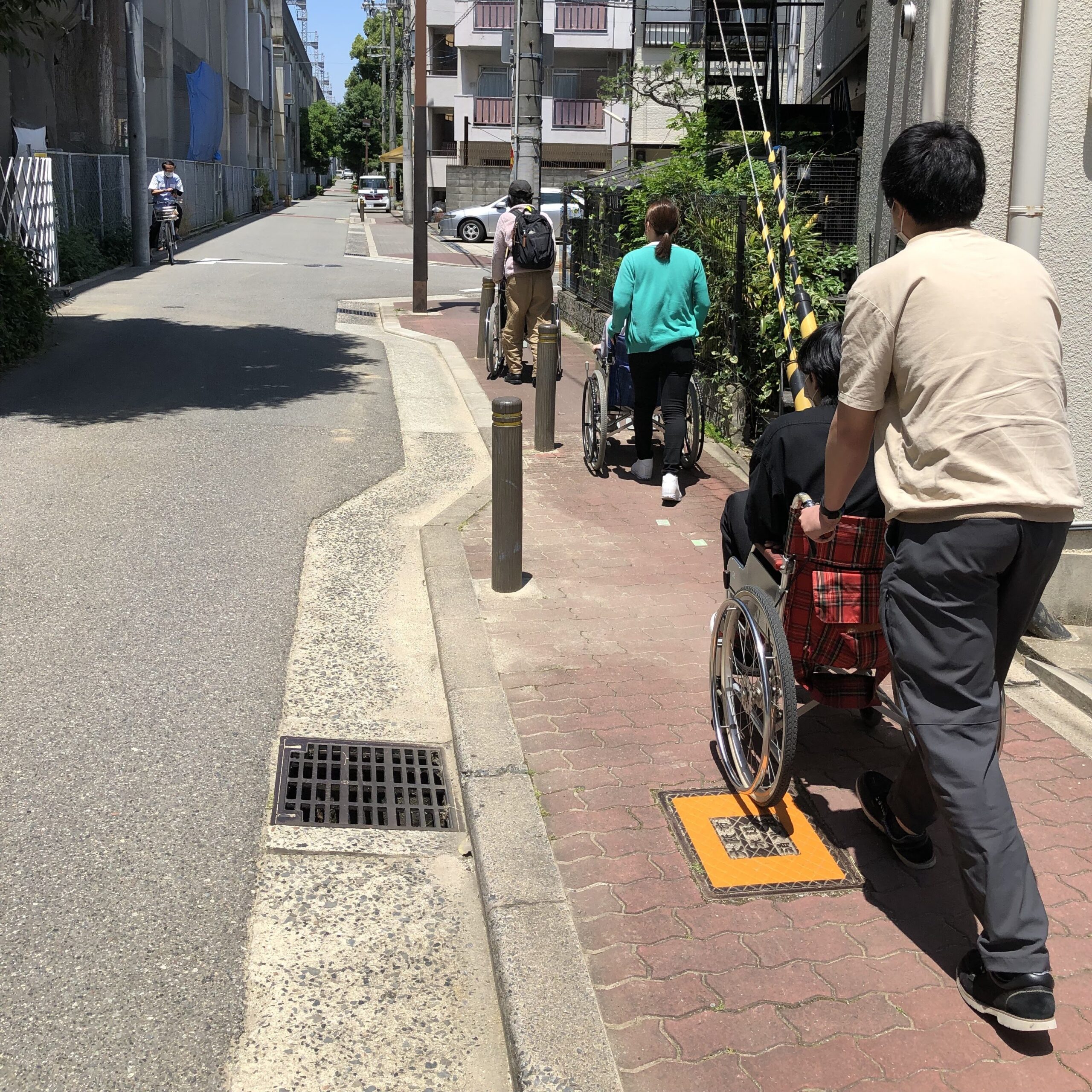 sdgsの活動で、不要自転車リサイクル、車椅子風椅子 - スツール